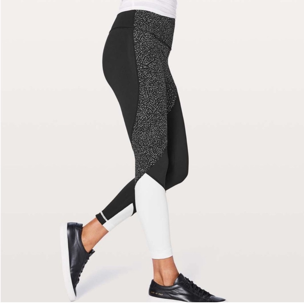 LuluLemon Black & White Leggings - Size 6